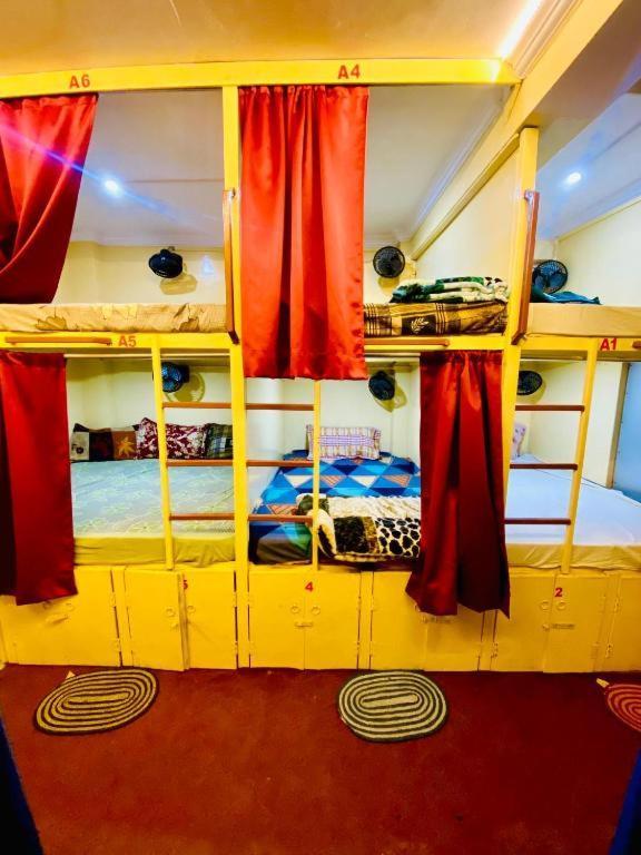 Namo Guest House Only For Indians Varanasi Exterior foto