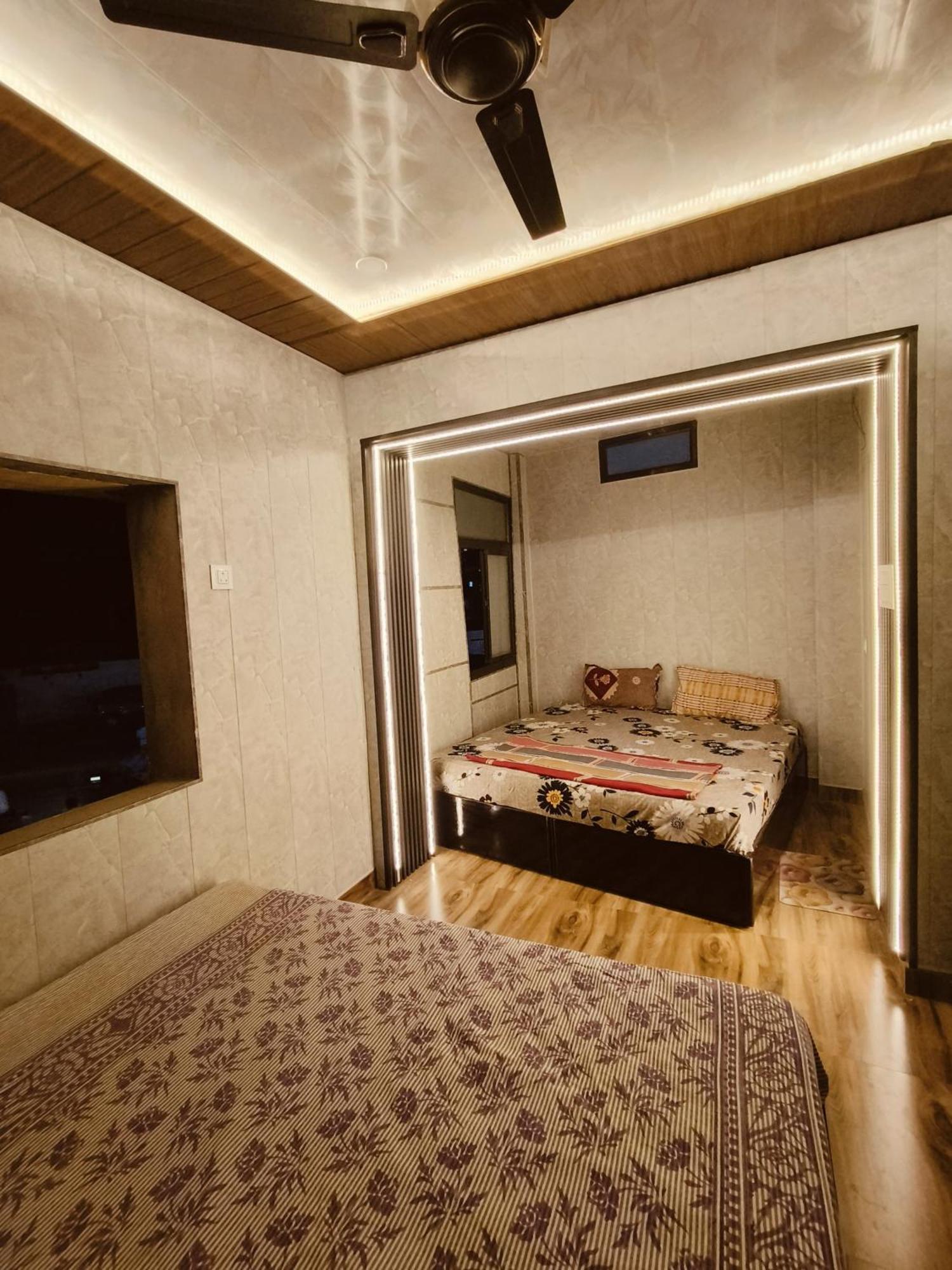 Namo Guest House Only For Indians Varanasi Exterior foto